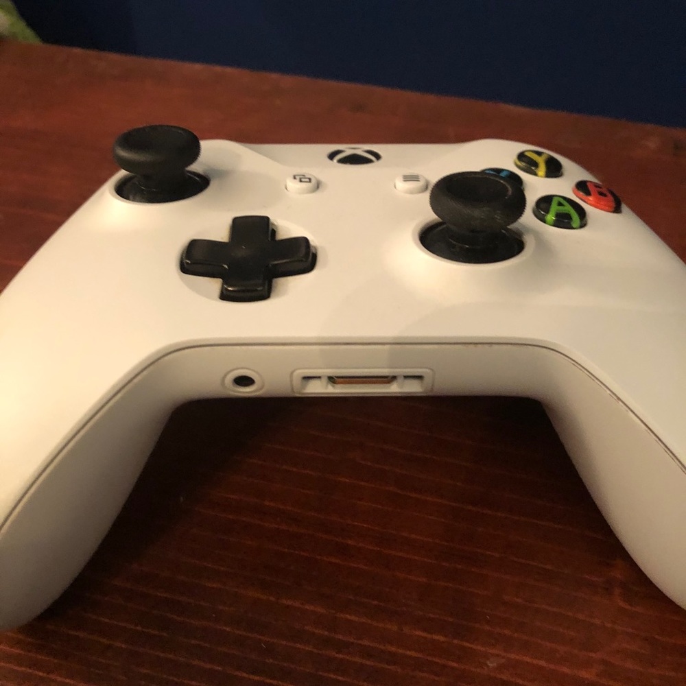 Xbox controller - Picture 3 of 5